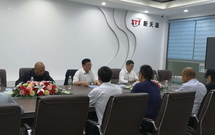 市委書記趙新文一行在91成人公司調研